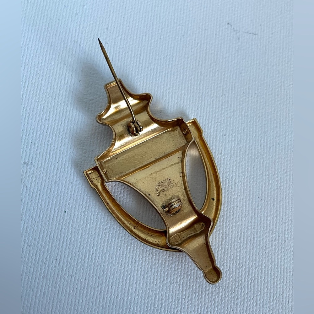 Vintage Coro Pegasus brooch - Picture 5 of 11